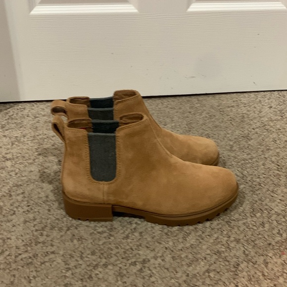 NWOT Sorel tan suede Emilee 11 pull on Chelsea waterproof boots 6.5 - Picture 1 of 7